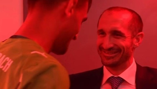 当时他正在, 堡自家的冰, 天对阵多特